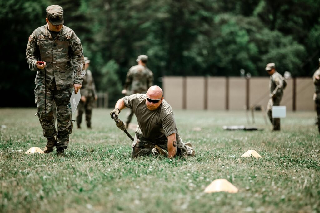 militar treinando na academia militar